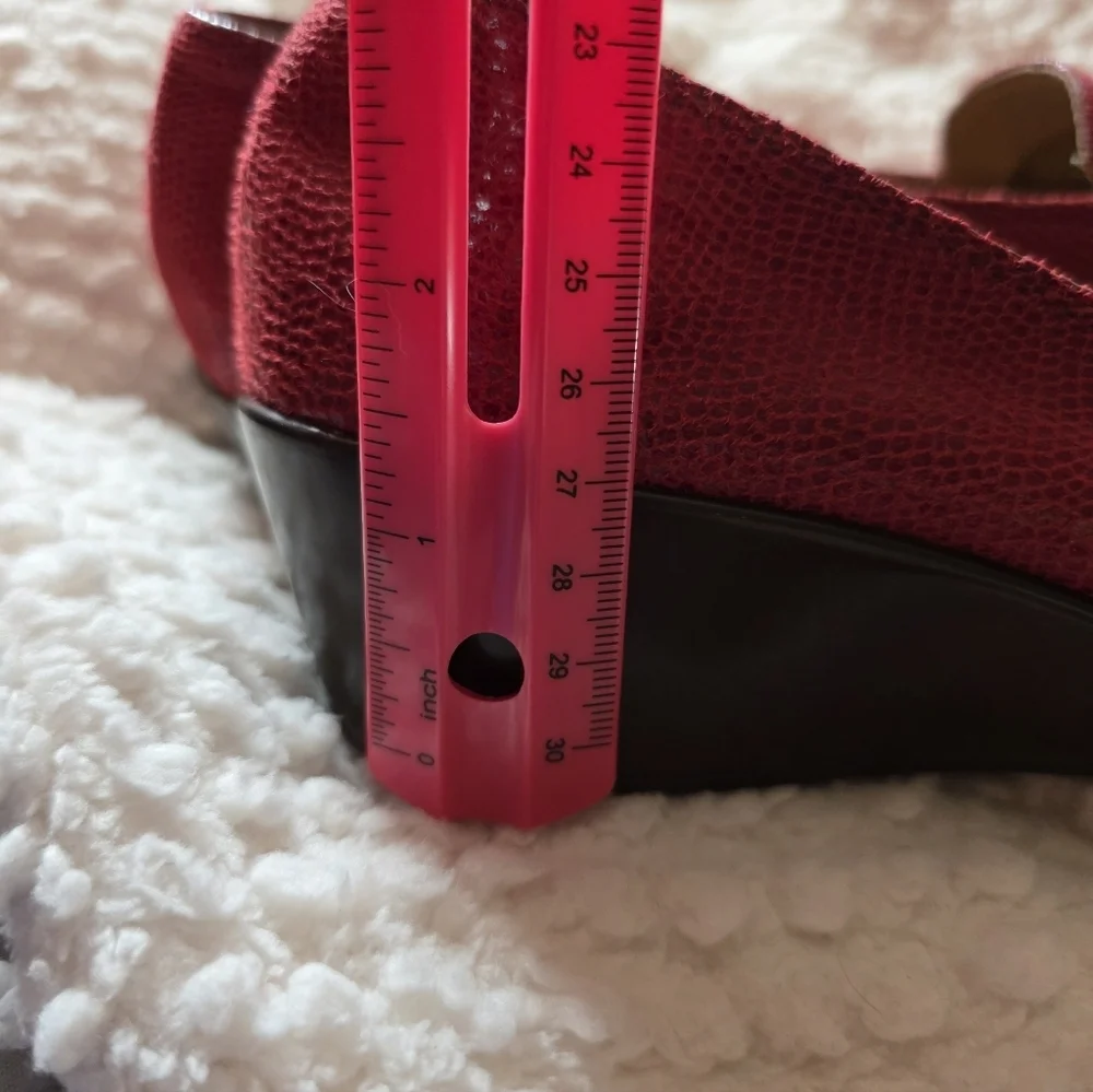 Aerosoles Red Textured Loafers Wedge Comfort Slip On Size 6.5